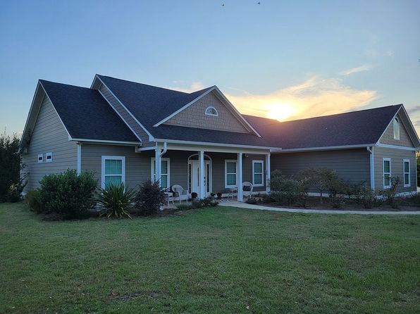 3411 Parkwood Dr