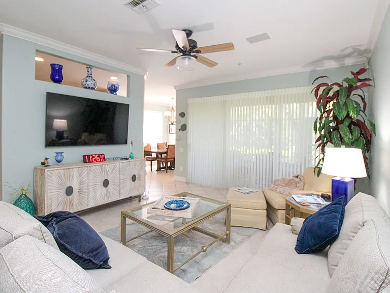 817 Carrick Bend Cir #101 — Photo 24