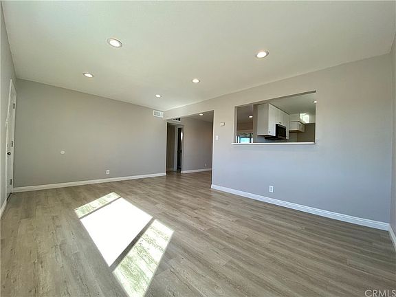 5th image of 941 Ann St