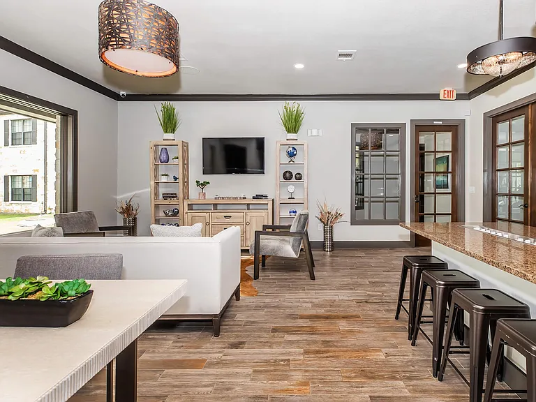 Town Creek Village Apartments — Photo 16