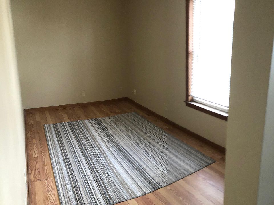 2nd image of 107 Pearl St #4