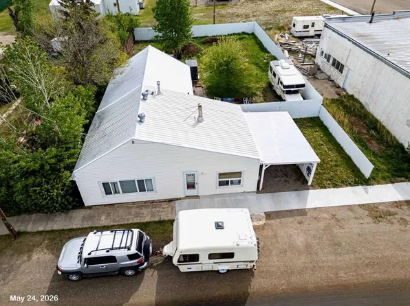 509 W Pacific Ave, Carmangay, AB T0L 0N0