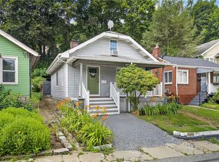 411 Center Ave, West View, PA
