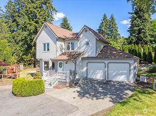 8133 NE 158th St, Kenmore, WA 98028
