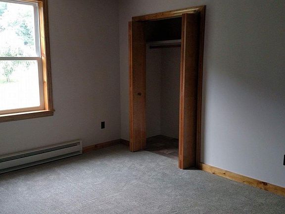 Nice size master bedroom with roomy closet.