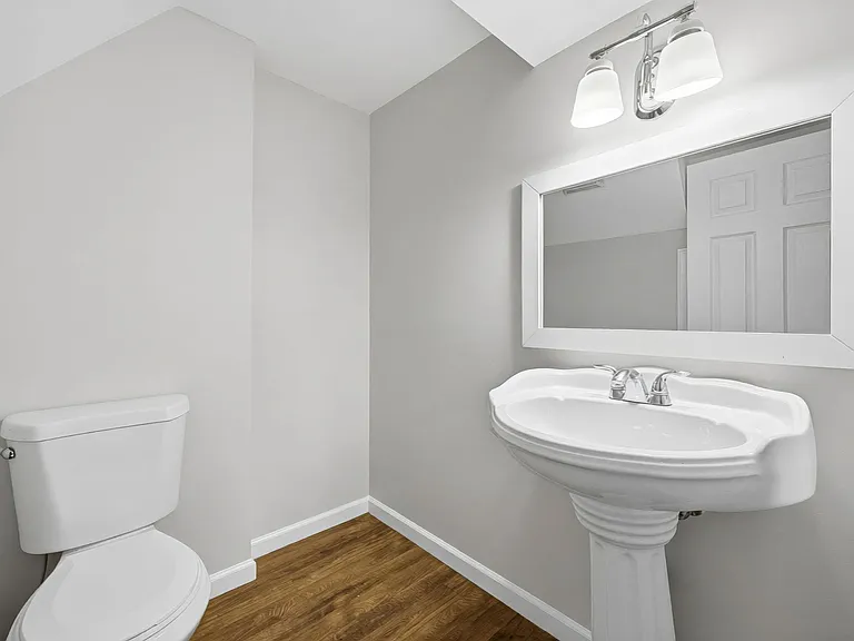 3033 Jamestown Dr — Photo 28