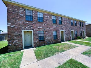 117 S Las Vegas Trl, White Settlement, TX 76108
