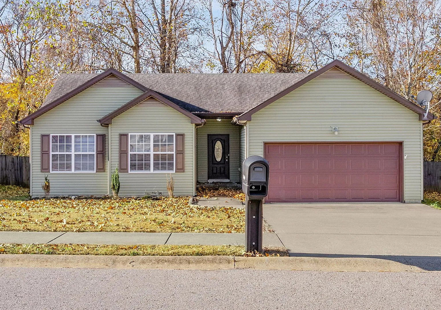 Pet Friendly Three Bedroom! — Photo 1