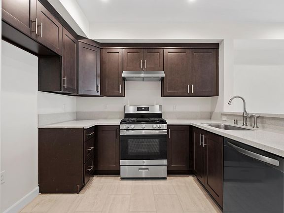 2nd image of 12147 Magnolia Blvd #207
