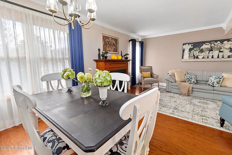 5th image of 101 Huntington Court