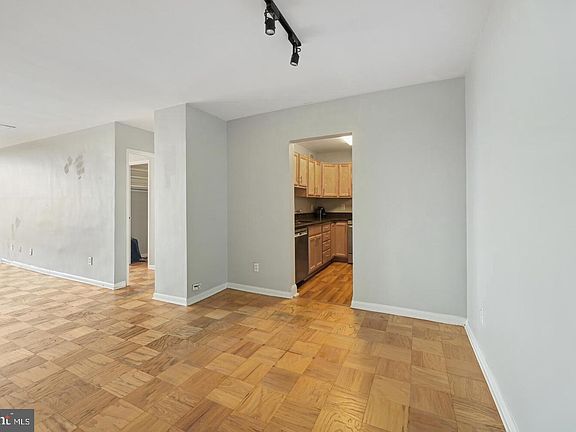 5th image of 5101 River Rd W #1912