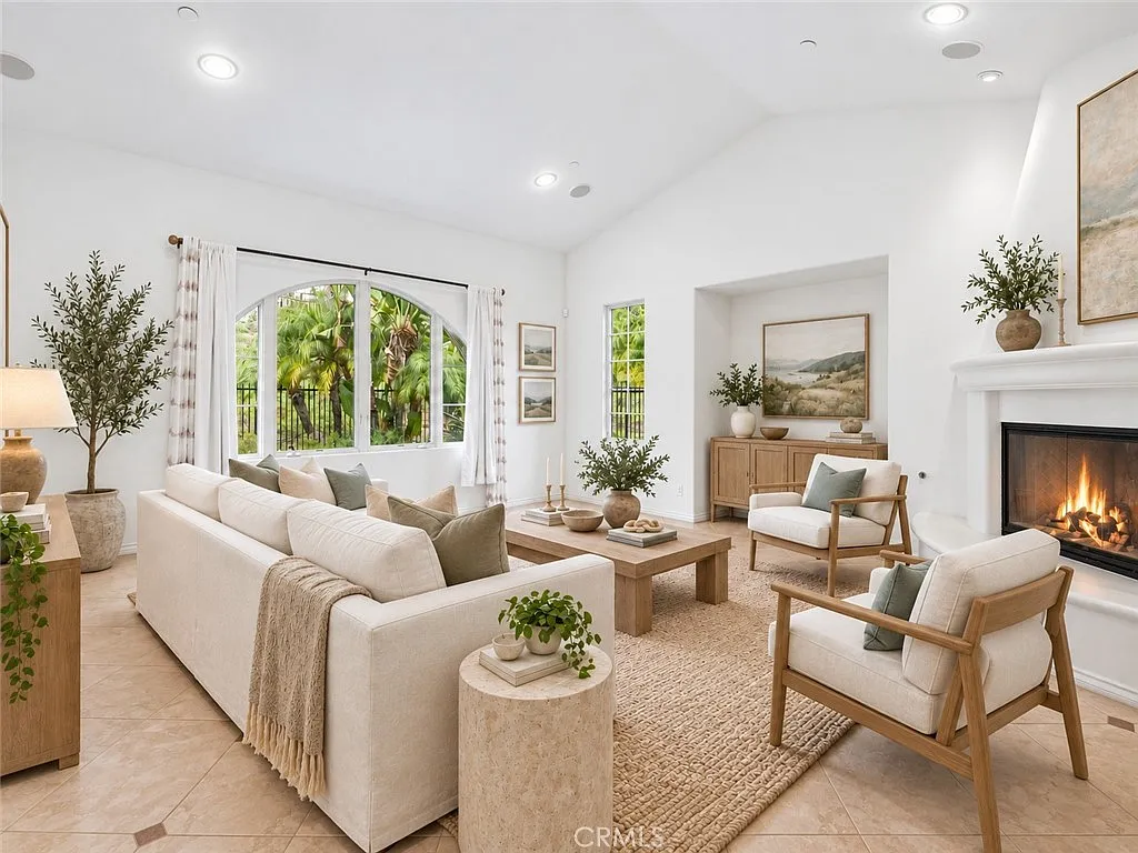 4 bed, 4.5 bath, 3124 sqft, $11,000 — Photo 4