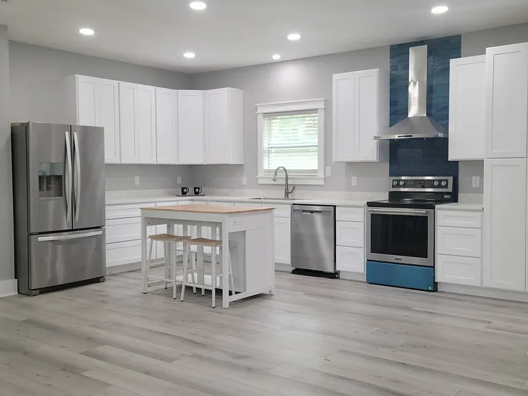 Parker Ln — Photo 1
