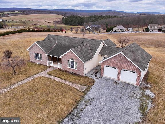 2nd image of 211 Cherry Ln