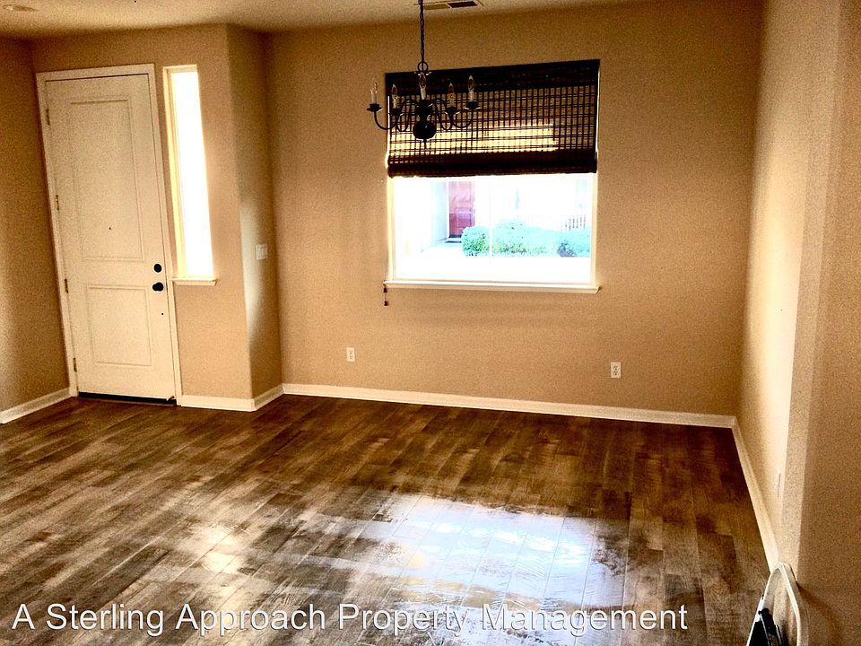 2nd image of 871 Holley Ct
