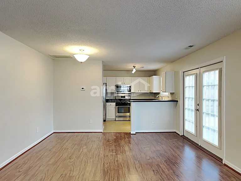 8836 Laurel Run Dr — Photo 5