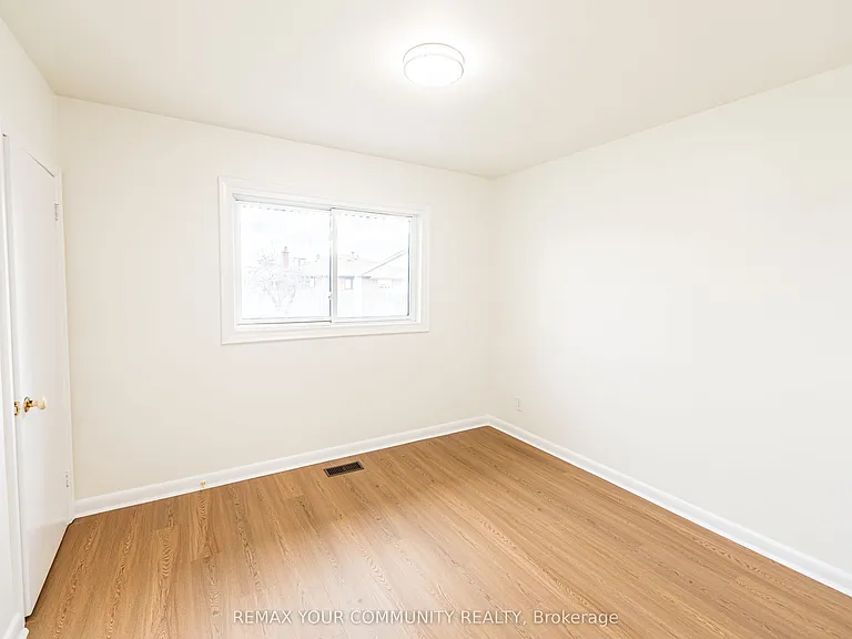57 Apted Ave #UPPER — Photo 14