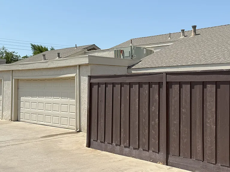 3821 Monteview Dr — Photo 3