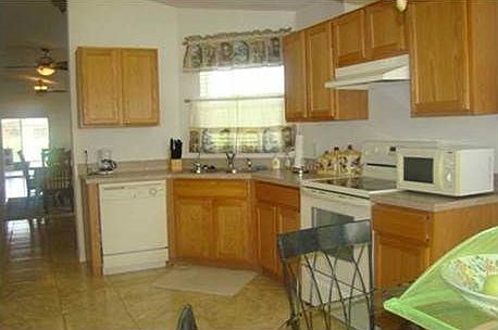 3rd image of 788 Vineyard Way