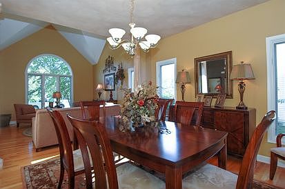 5th image of 776 Waterside Dr