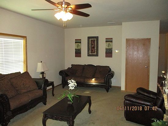 3rd image of 511 E 12th Wr Wood Riv NE