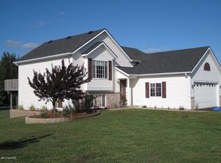 6454 Thornapple Valley Dr, Hastings, MI