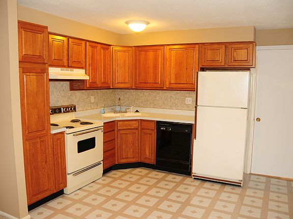 3rd image of 7741 Redbank Ln