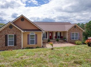 2039 Ranch Rd, Dandridge, TN 37725