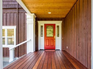 7393 NE Dolphin Dr, Bainbridge Island, WA 98110