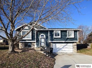 15468 Wirt Cir, Omaha, NE 68116