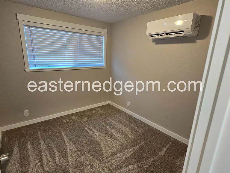 630 SW 24th St #5 — Photo 17