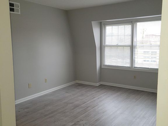 2nd image of 100 Summit Dr