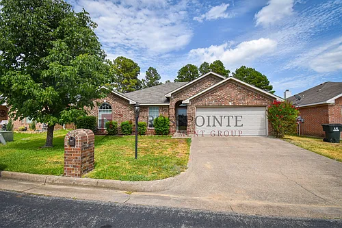 112 Ken Cir Photo 1