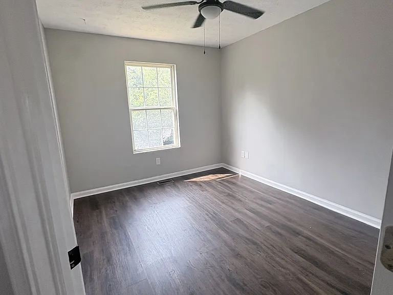 123 Karen Ct — Photo 10