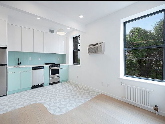 3rd image of 487 Clinton Ave APT 5b