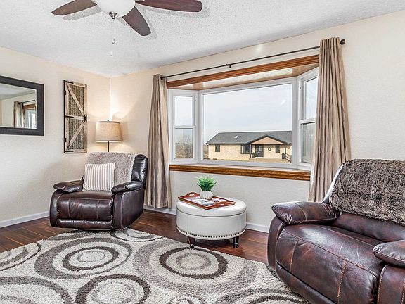 2nd image of 725 Country Club Dr