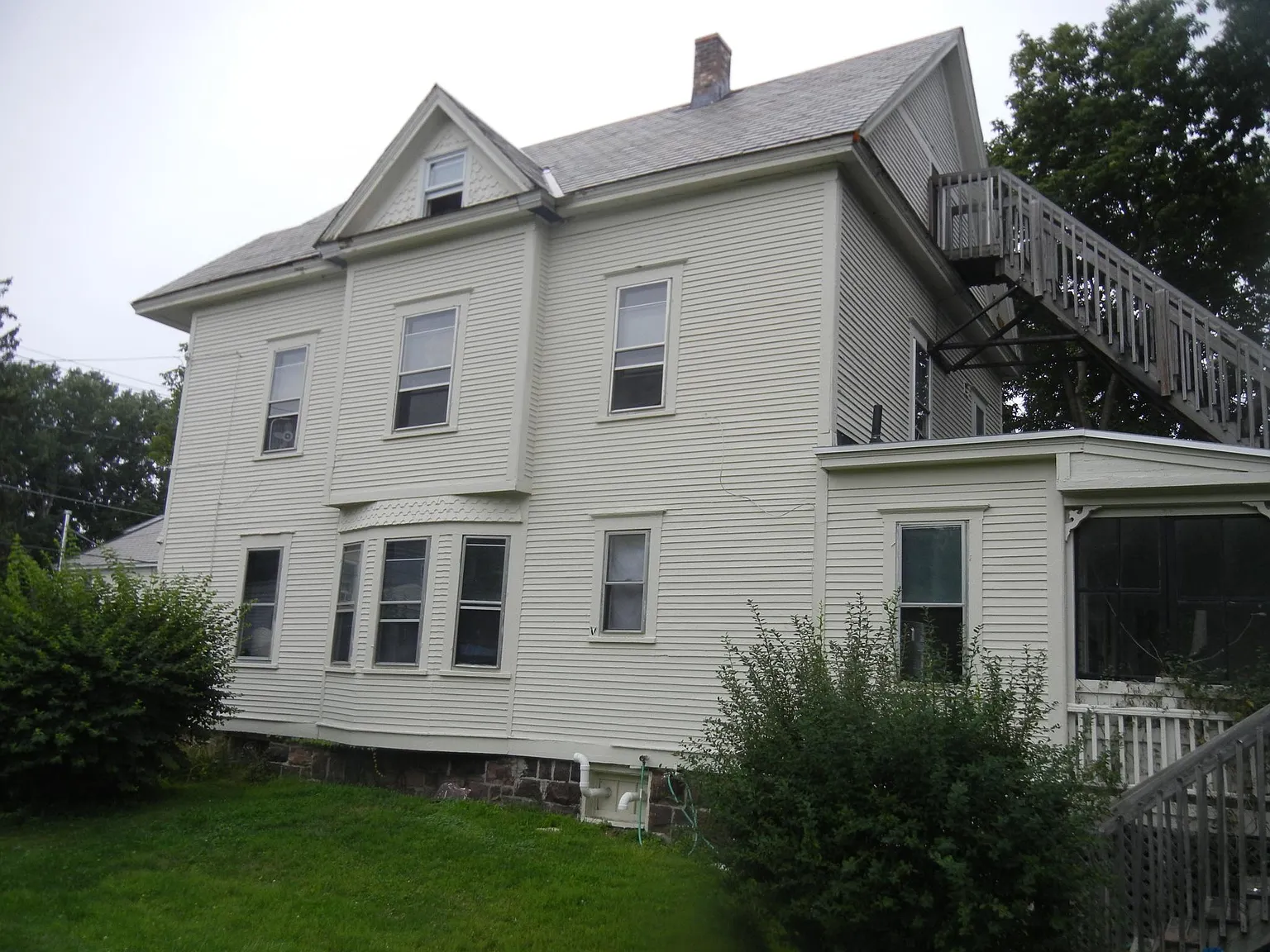 7 bed, 3200 sqft, $8,000 — Photo 2