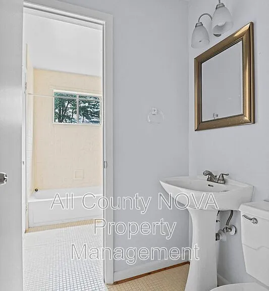 8108 Timber Valley Ct — Photo 32