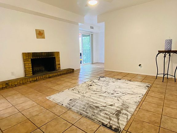 Living Room with fireplace