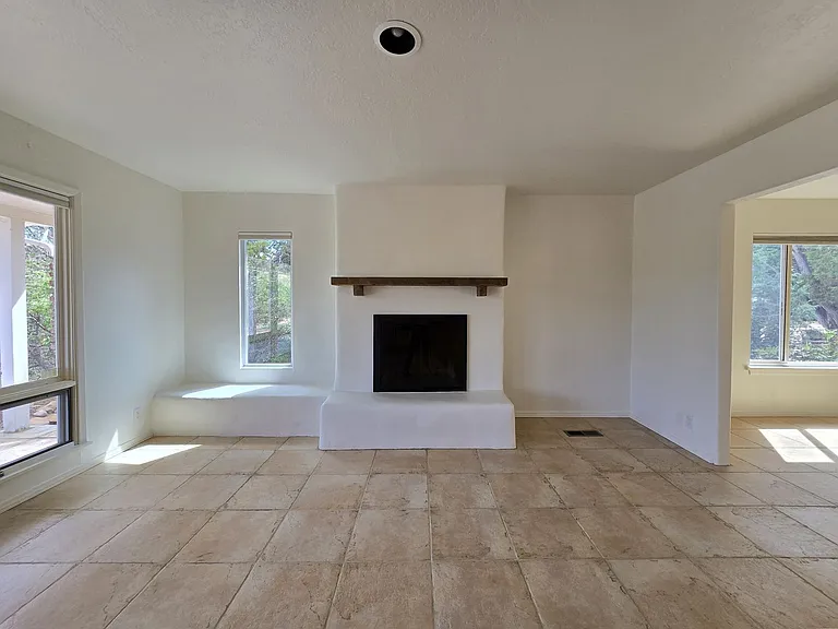 105 Michelle Dr — Photo 7