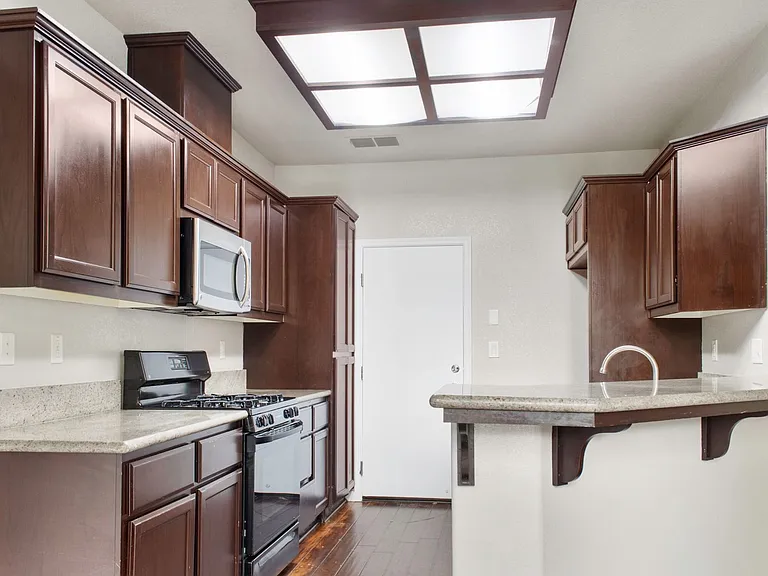 3249 Torrance Ave — Photo 8