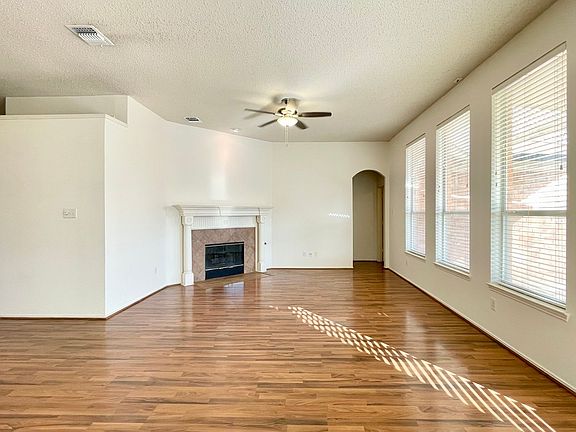 3rd image of 9711 Saddle Dr