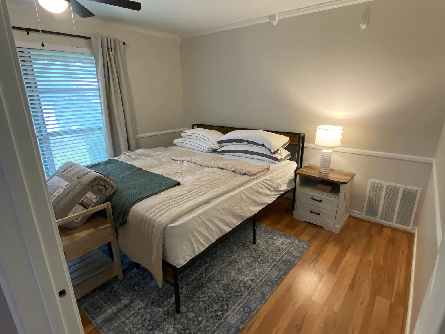4 bed, 1452 sqft, $5,470 — Photo 4