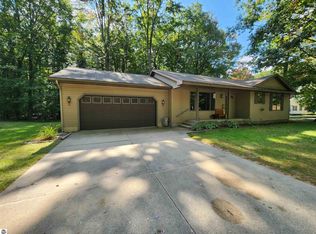 3251 W 13th St, Cadillac, MI 49601