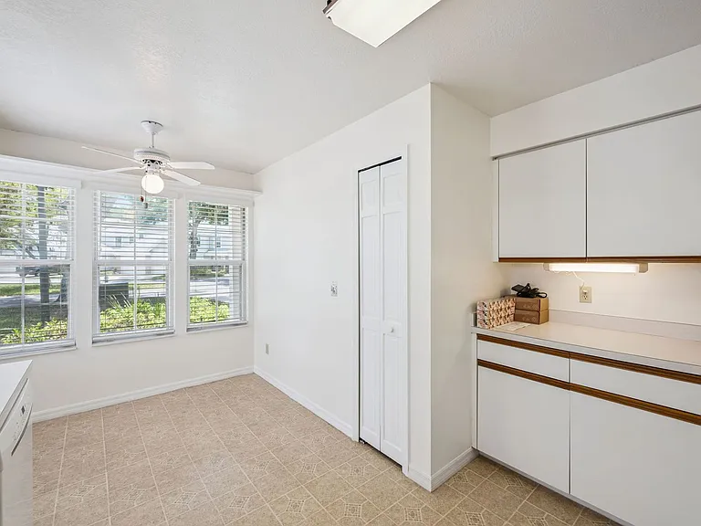 4807 Coachmans Dr #2408 — Photo 7