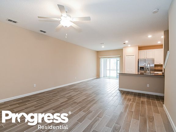 4th image of 13236 Shore Grass Dr
