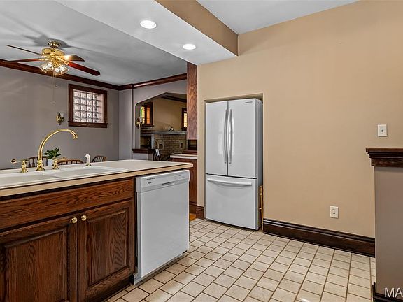 5th image of 4028 Quincy St