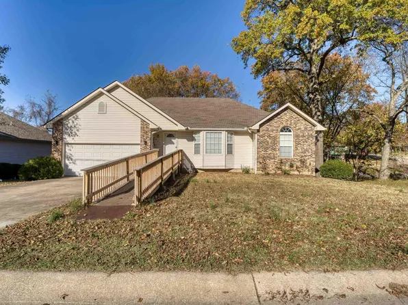 621 W Allen St, Clinton, MO 64735