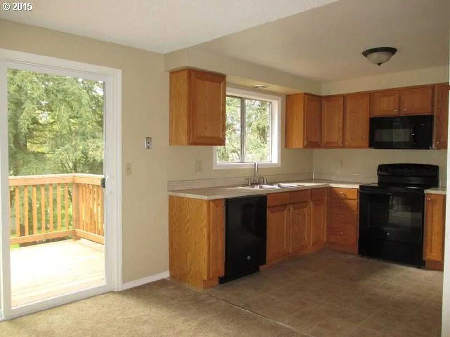 Spacious Salmon Creek Home on a Quarter-Acre Lot Don't Miss Out! — Photo 3