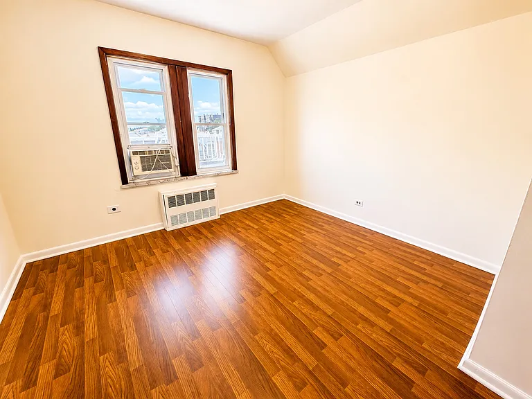 2150 82nd St #3 — Photo 8